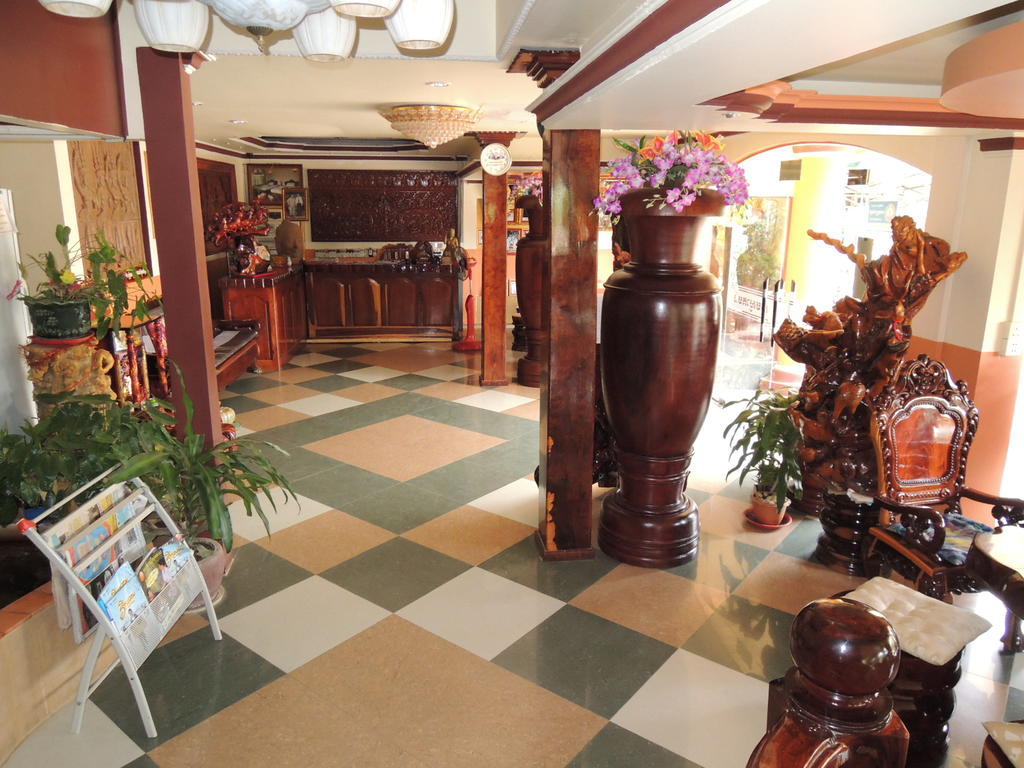 Thy Ny Hotell Battambang Exteriör bild